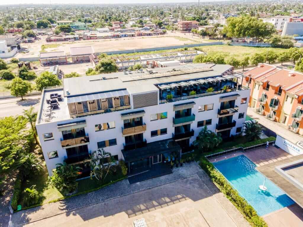 Hotel Lunamar in Beira, Mozambique, seen from above with its outdoor swimming pool